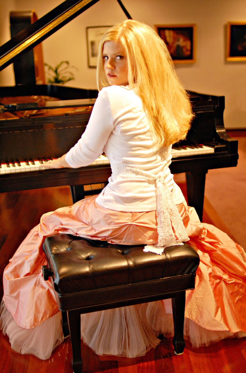 Jennifer Thomas Playing Piano